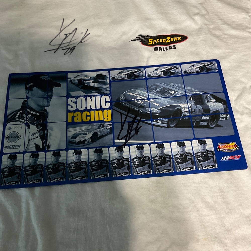Nascar’s Kevin Harvick S8gned T-Shirt And Sign3d Hero Card. M184 View 2